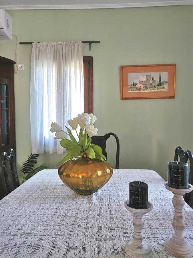 Mína Athevillas Antonis מראה חיצוני תמונה